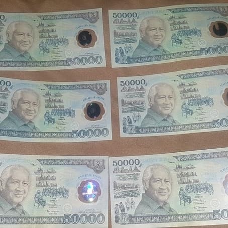 Detail Uang Gambar Soeharto Nomer 49