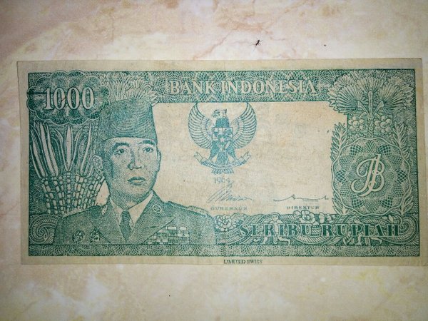 Detail Uang Seribu Gambar Soekarno Nomer 9