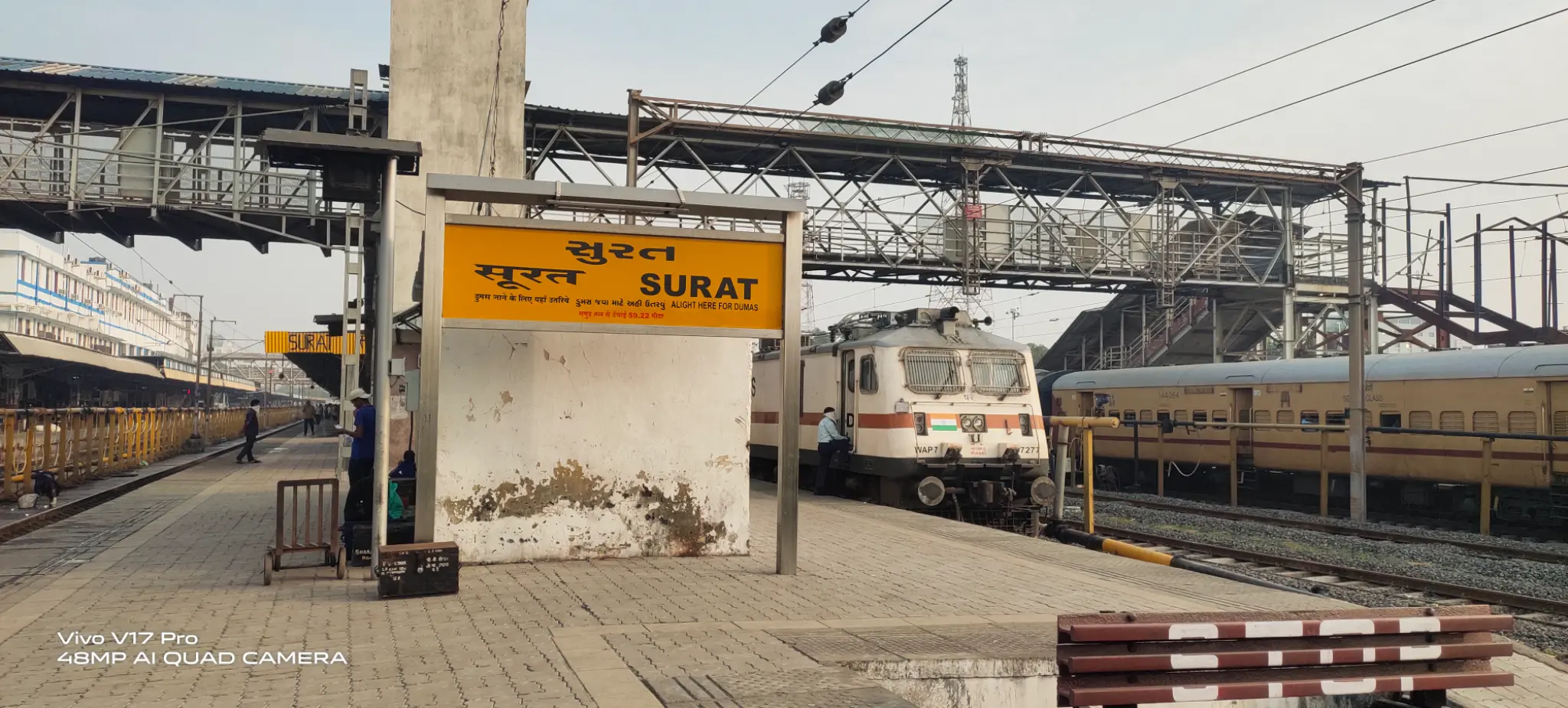 Detail Udaipur To Surat Train Nomer 21