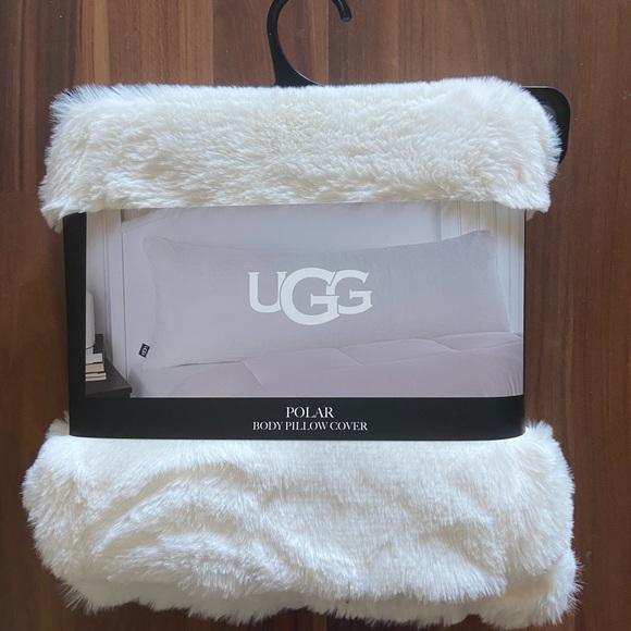 Detail Ugg Body Pillow Cover Polar Nomer 4