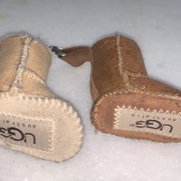 Detail Ugg Keychain Nomer 36