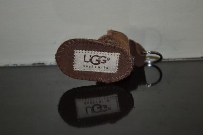 Detail Ugg Keychain Boot Nomer 24