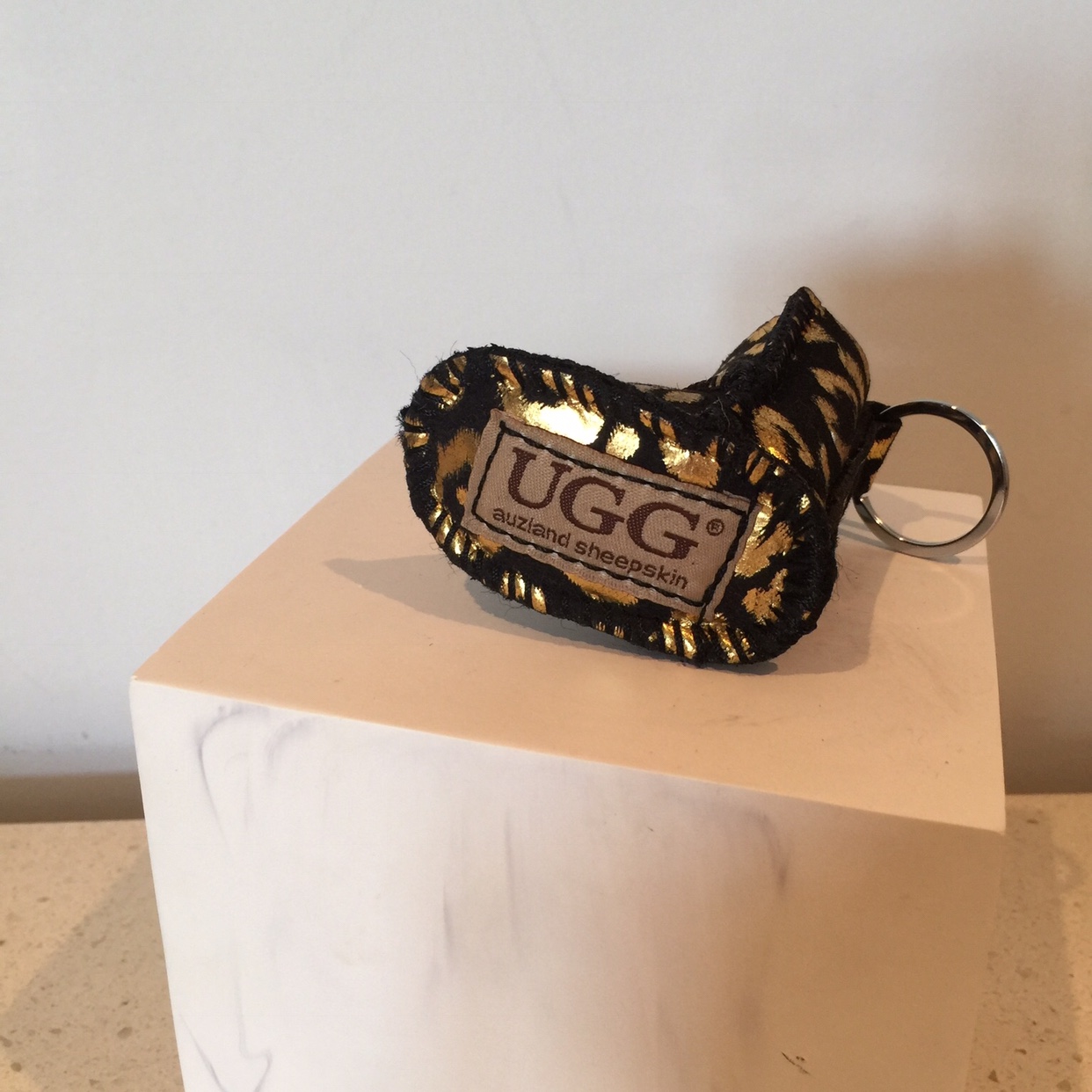 Detail Ugg Keychain Boot Nomer 26