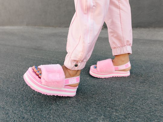 Detail Uggs Disco Slides Nomer 53