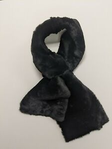 Detail Uggs Infinity Scarf Nomer 34