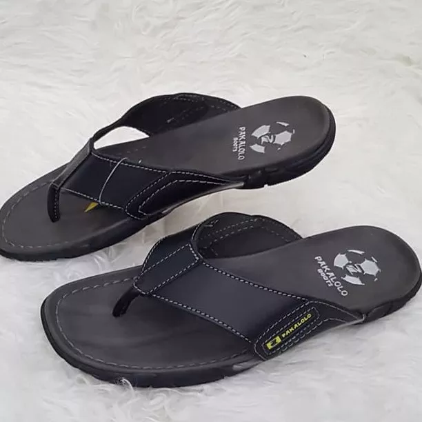 Detail Ukiran Gambar Orang Cewe Cowo Di Sandal Nomer 33