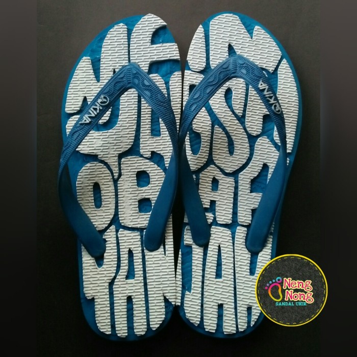 Detail Ukiran Gambar Orang Cewe Cowo Di Sandal Nomer 7