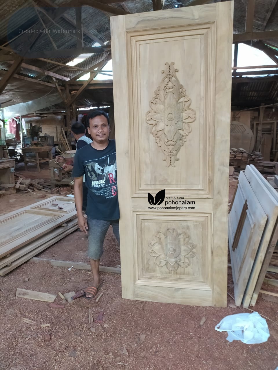 Detail Ukiran Pintu Rumah Nomer 43