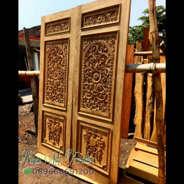 Detail Ukiran Pintu Rumah Nomer 46