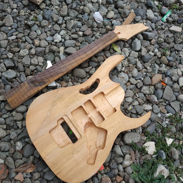 Detail Ukuran Body Gitar Listrik Nomer 36