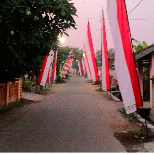 Umbul Umbul Merah Putih - KibrisPDR