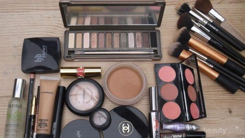 Detail Alat Alat Yang Digunakan Untuk Make Up Nomer 11