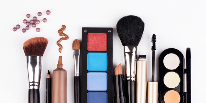 Detail Alat Alat Yang Digunakan Untuk Make Up Nomer 10