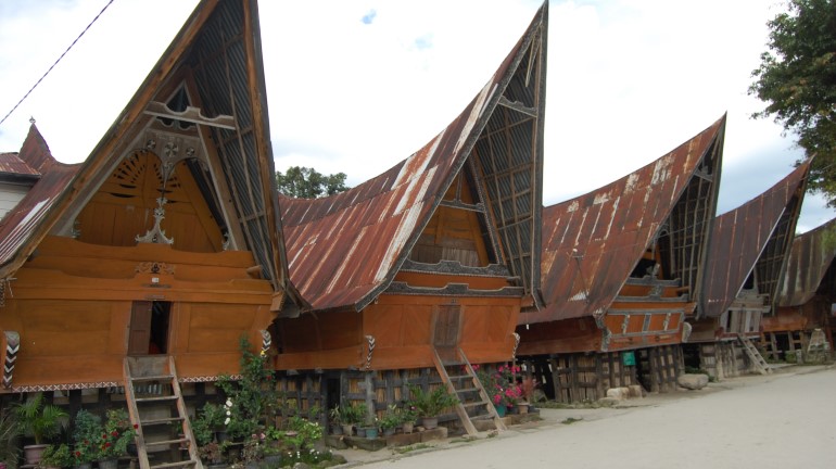 Detail Apa Manfaat Bentuk Tiga Dimensi Dari Rumah Tradisional Minangkabau Nomer 11
