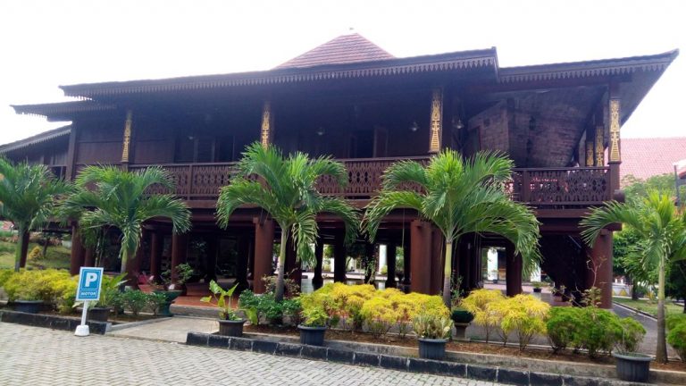 Detail Apa Nama Rumah Adat Lampung Nomer 26