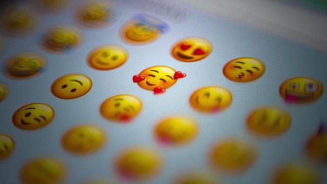 Detail Arti Emoji Jabat Tangan Nomer 26