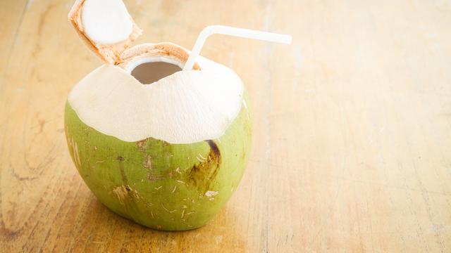 Detail Arti Mimpi Minum Air Kelapa Muda Nomer 25