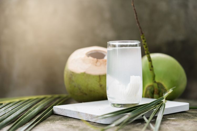 Detail Arti Mimpi Minum Air Kelapa Muda Nomer 33