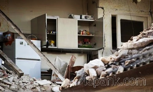 Detail Arti Mimpi Rumah Roboh Karena Angin Nomer 22