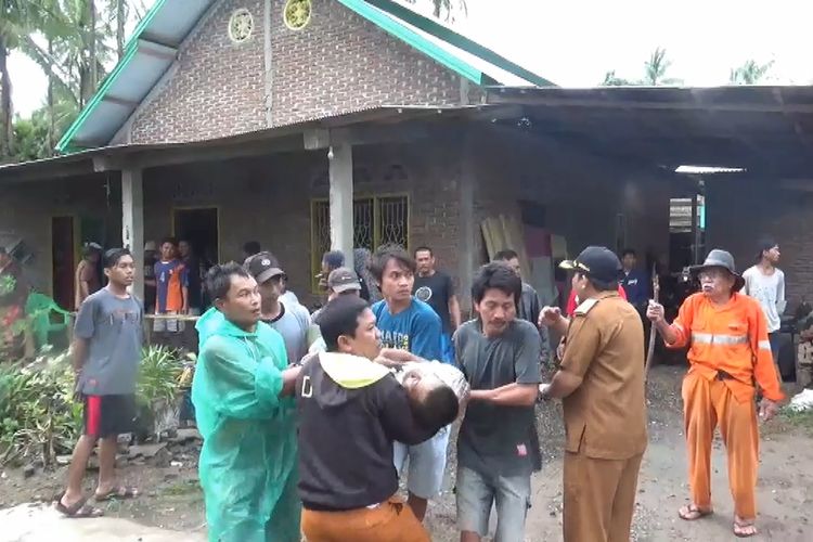 Detail Arti Rumah Disambar Petir Nomer 26