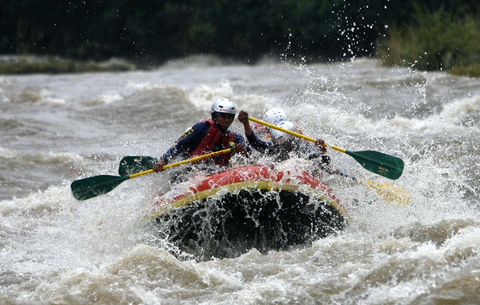 Download Arung Jeram Merupakan Contoh Pemanfaatan Air Sungai Untuk Kegiatan Nomer 7